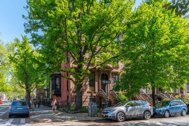 147 Prospect Pl in Brooklyn, NY - Foto de edificio - Building Photo