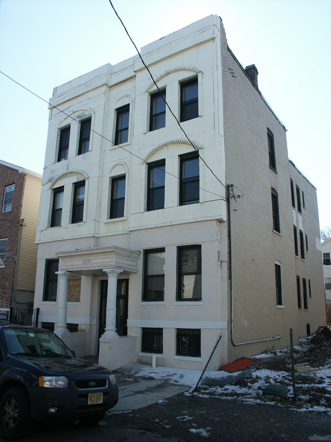 191 Myrtle Ave in Jersey City, NJ - Building Photo - Building Photo