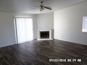 2240 W Buena Vista Ave in Visalia, CA - Building Photo - Building Photo