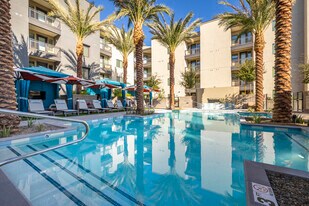 Broadstone 7th Street in Phoenix, AZ - Building Photo