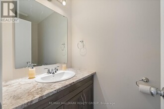 207 Park Grove Dr in Ottawa, ON - Building Photo - Building Photo