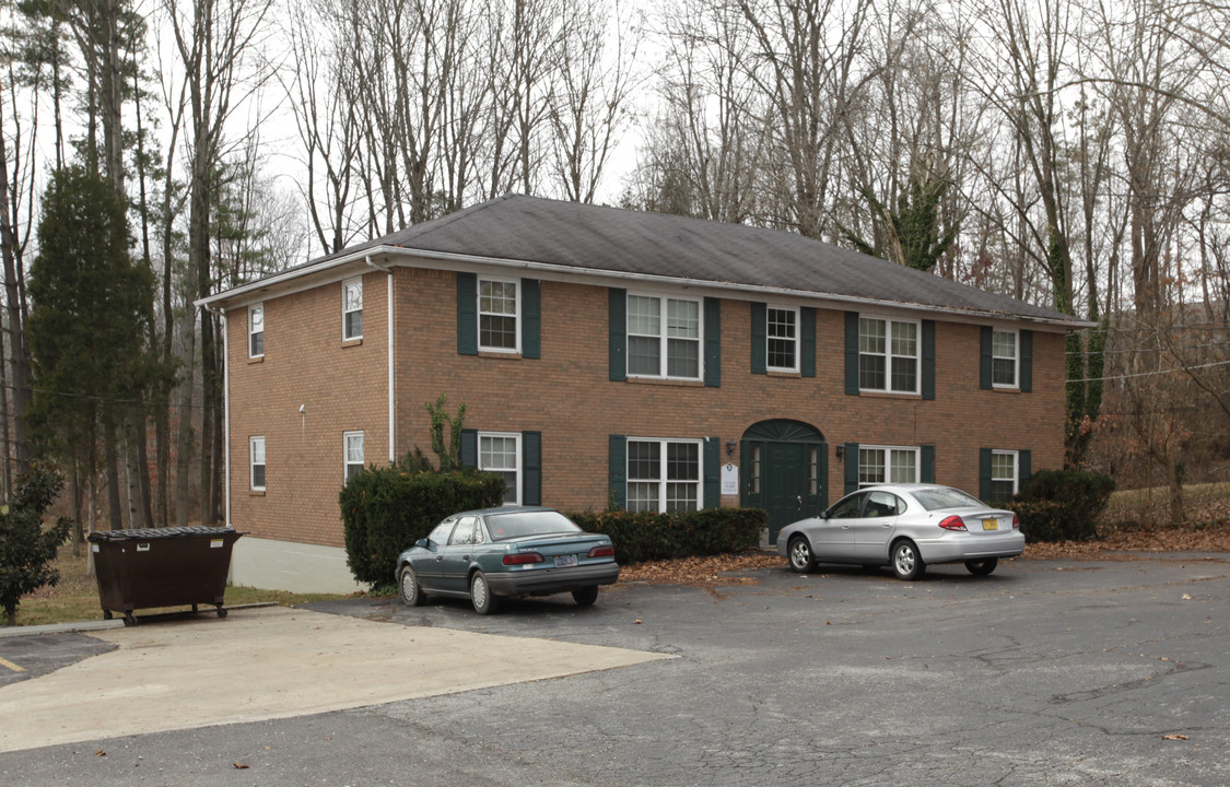 135 Mcgrain St in Corydon, IN - Foto de edificio