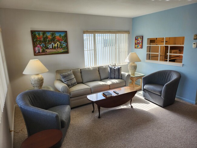 property at 3322 Cynthia Ln