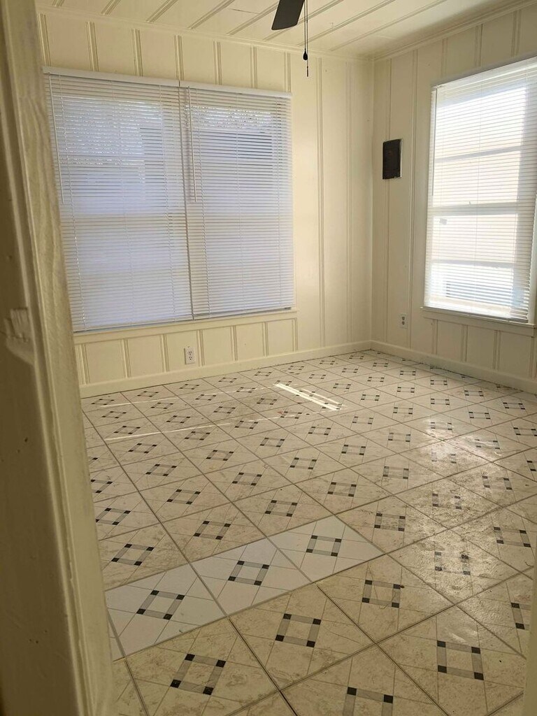 914 W Trinity St Rentals in Groesbeck, TX