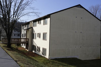 Royal Hill Apartments Phase I in Front Royal, VA - Foto de edificio - Building Photo