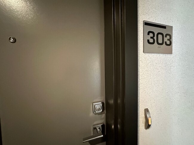 kit692 in Los Angeles, CA - Building Photo - Interior Photo