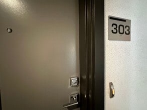 6923 Kittyhawk Ave in Los Angeles, CA - Building Photo - Interior Photo