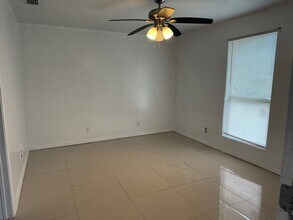 812 Old Angleton Rd in Clute, TX - Building Photo - Building Photo