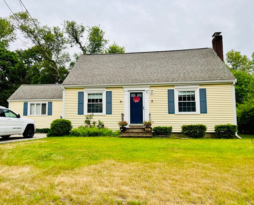 64 Park Ave W in Weymouth, MA - Building Photo