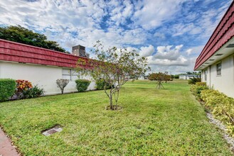 213 Waterford Cresent in Delray Beach, FL - Foto de edificio - Building Photo