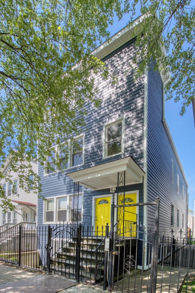 property at 1850 N Washtenaw Ave