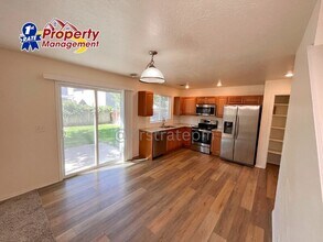 1141 N Dove Ave in Boise, ID - Building Photo - Building Photo