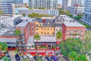 215 Central Ave in St. Petersburg, FL - Building Photo