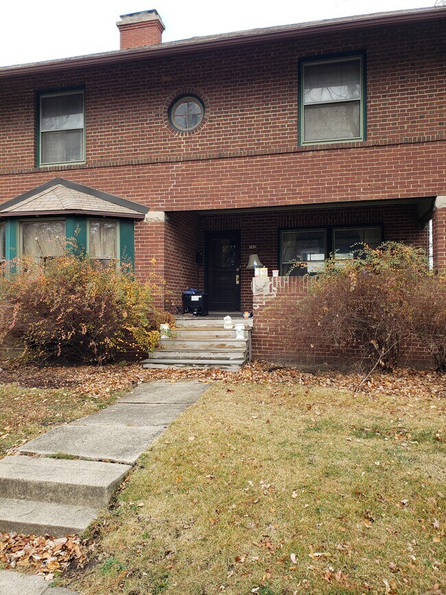 702 W High St Rentals in Urbana, IL