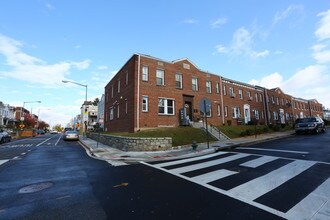 453 Manor Pl NW in Washington, DC - Building Photo - Building Photo
