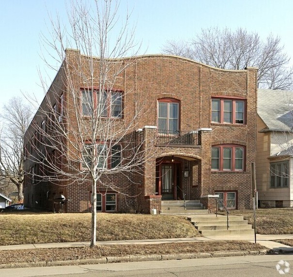 1511 Grand Ave in St. Paul, MN - Foto de edificio