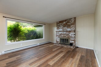 74693 Hale Ln in Rainier, OR - Building Photo - Building Photo