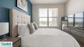 14015 Univ Pass in San Antonio, TX - Building Photo