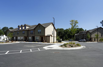 Pickett Square Townhomes in Durham, NC - Building Photo - Building Photo