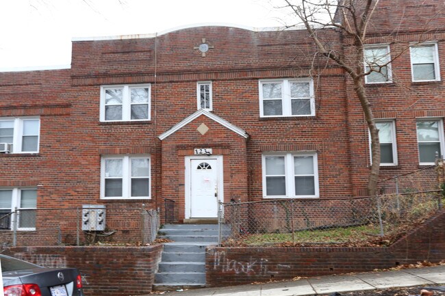 1230 Queen St Ne in Washington, DC - Building Photo - Building Photo