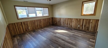 1013 Donald Ave SE in Bemidji, MN - Building Photo - Building Photo
