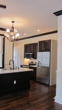 211 Ashley Ave in Charleston, SC - Building Photo - Building Photo
