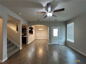 415 Creekside Curve in New Braunfels, TX - Building Photo - Building Photo