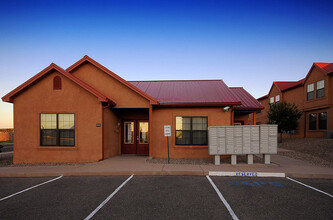 Villa Las Vegas - Waiting List in Las Vegas, NM - Building Photo - Building Photo