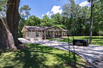 403 Vicks Ln in Saraland, AL - Building Photo - Building Photo