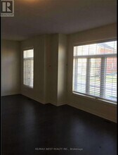 3052 Max Khan Blvd in Oakville, ON - Building Photo - Building Photo