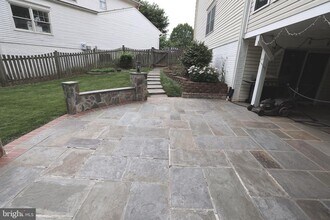 13601 Old Chatwood Pl in Chantilly, VA - Building Photo - Building Photo