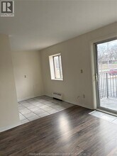 6490 Wyandotte St E in Windsor, ON - Building Photo - Building Photo
