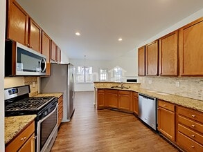 2425 Coneflower Dr in Charlotte, NC - Building Photo - Building Photo