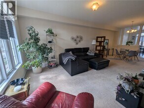 2307 Sutton Dr in Burlington, ON - Building Photo - Building Photo