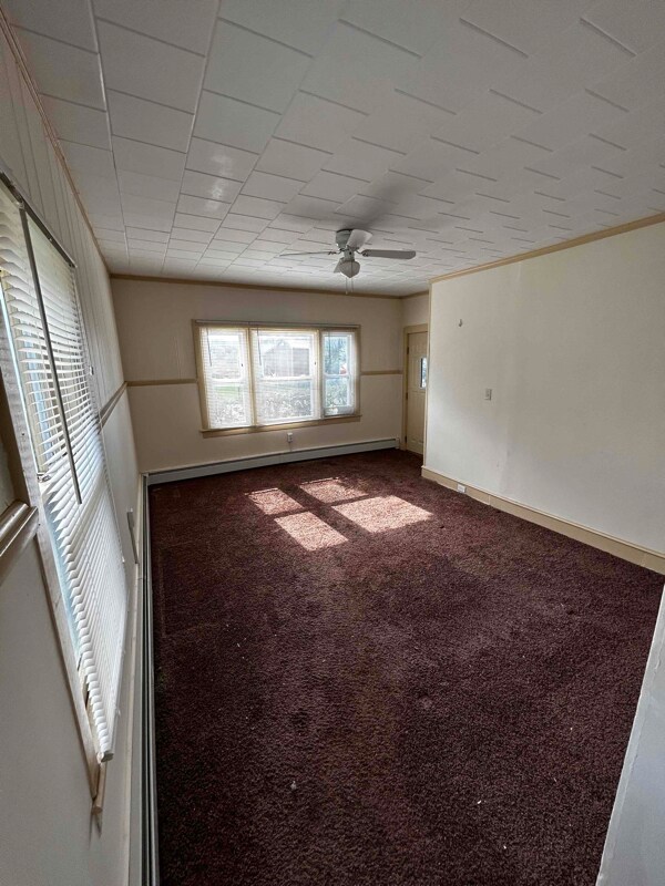 325 Main St-Unit -1st Fl R in Mayfield, PA - Building Photo - Building Photo