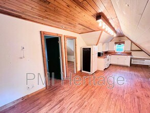 122 W Pine St in Rogers, AR - Building Photo - Building Photo