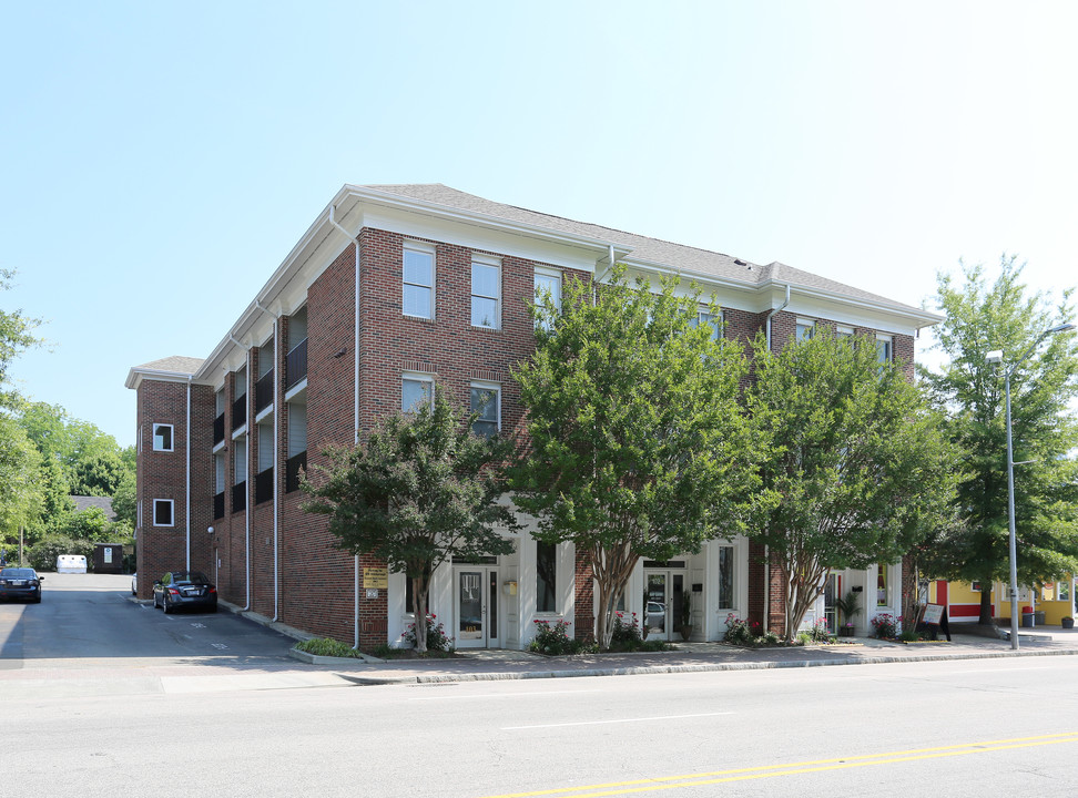 610 Hillsborough St in Raleigh, NC - Foto de edificio