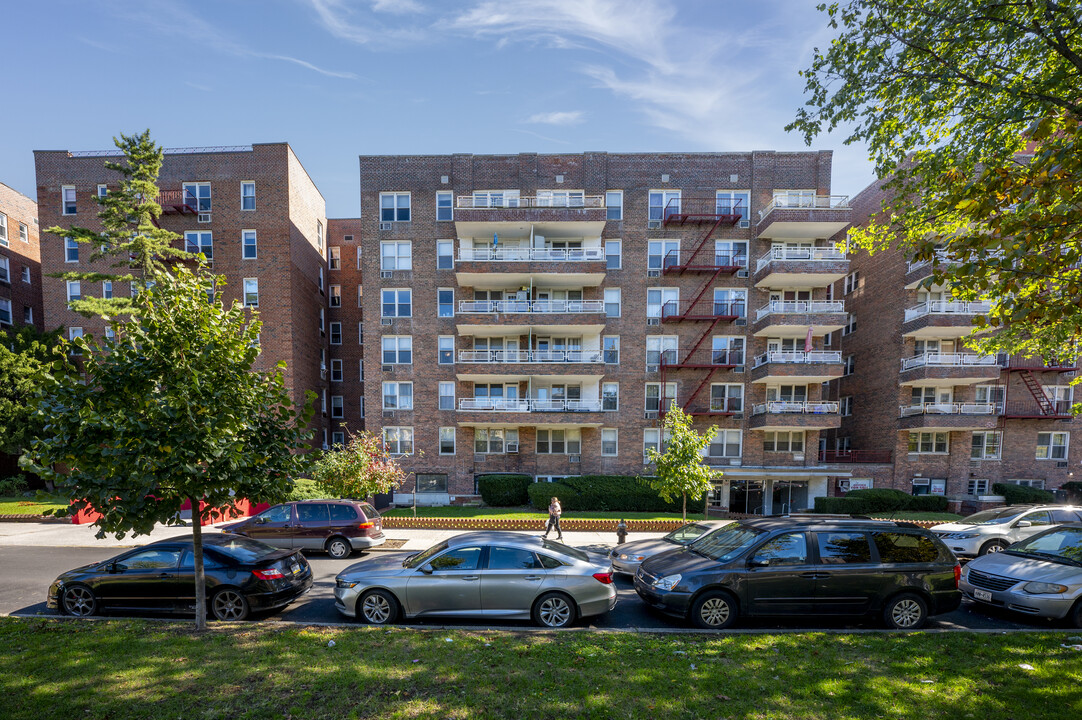 2785 Ocean Pkwy in Brooklyn, NY - Building Photo