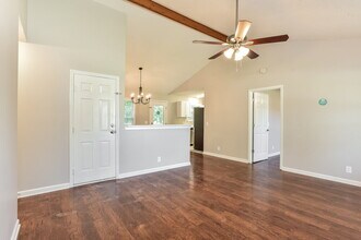 4936 Deerhaven Dr in Nashville, TN - Foto de edificio - Building Photo