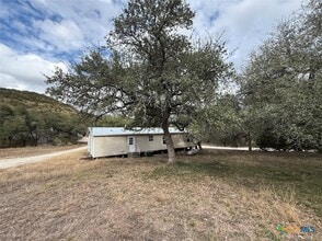 136 Sonnyland Dr in Canyon Lake, TX - Building Photo - Building Photo