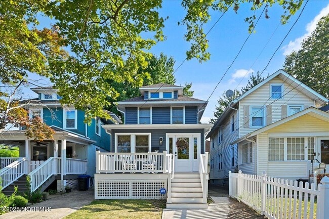 property at 1102 2nd Ave