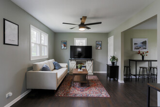 3153 Lockwood Blvd in Lake Geneva, WI - Building Photo - Building Photo