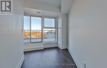 1400 Kingston Rd in Toronto, ON - Building Photo - Building Photo