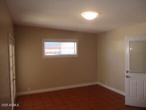 2021 S La Rosa Dr in Tempe, AZ - Building Photo - Building Photo