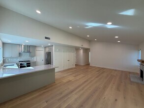 2502 Jacaranda Ave in Carlsbad, CA - Building Photo - Building Photo