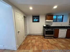 132 Chiswick Rd, Unit B in Boston, MA - Building Photo - Building Photo