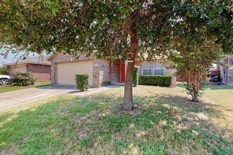 708 Lark Dr in Aubrey, TX - Building Photo - Building Photo