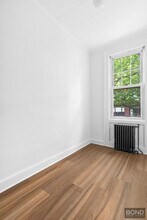 210 Frost St in Brooklyn, NY - Building Photo - Building Photo