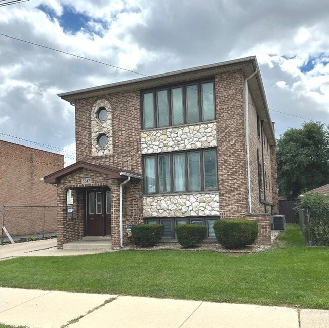 5347 W 53rd Pl in Chicago, IL - Building Photo - Building Photo