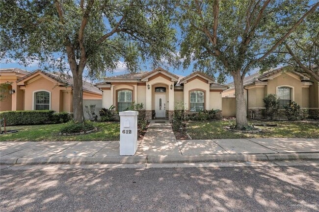 21 E Thornhill Ave in McAllen, TX - Building Photo - Building Photo